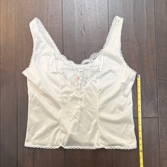 Ashley Taylor White Lace Trim Camisole - Picture 2 of 7